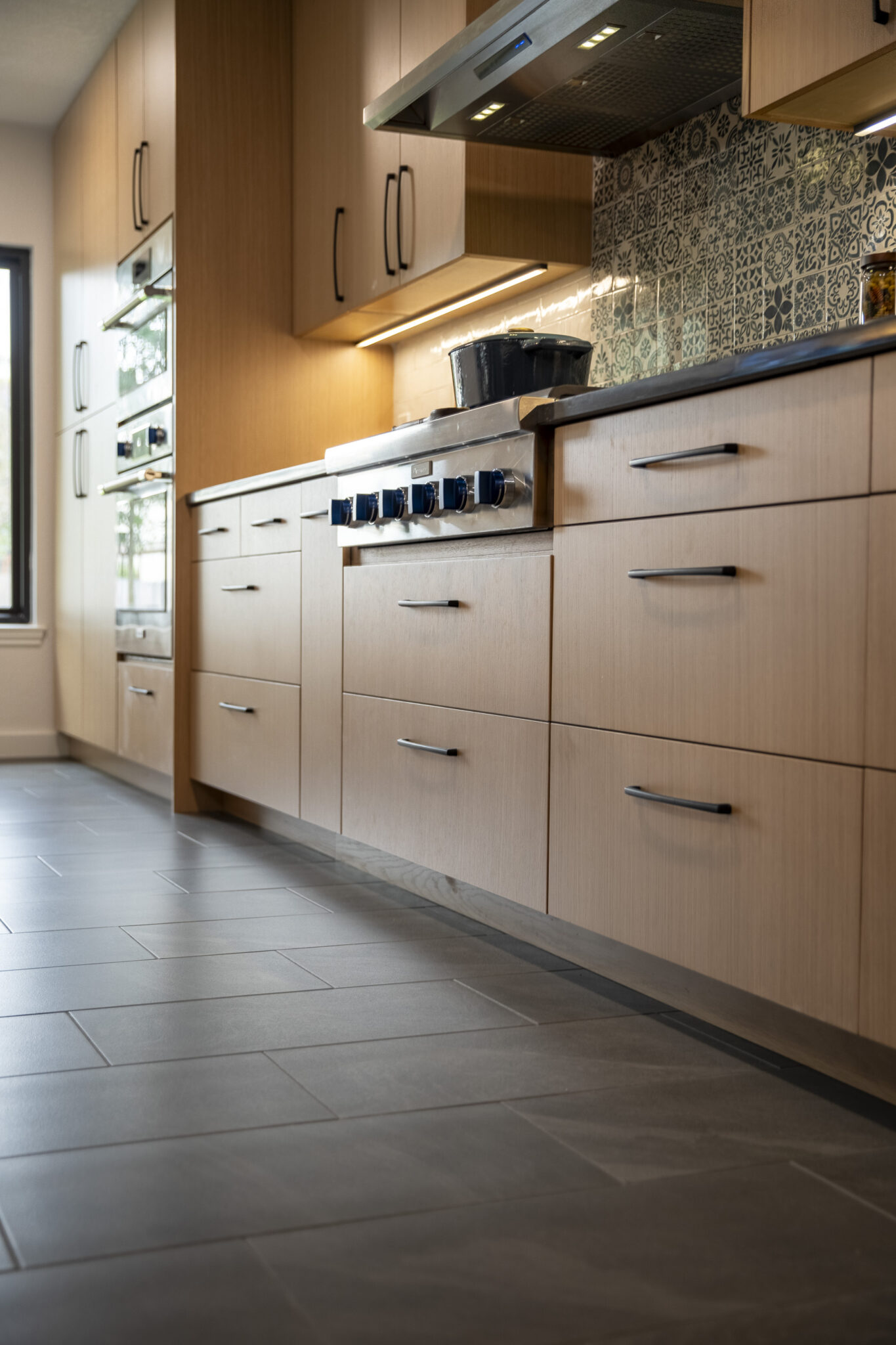 Contemporary Kitchen Remodel in San Antonio, TX by Shaw Company Remodeling project photo 4