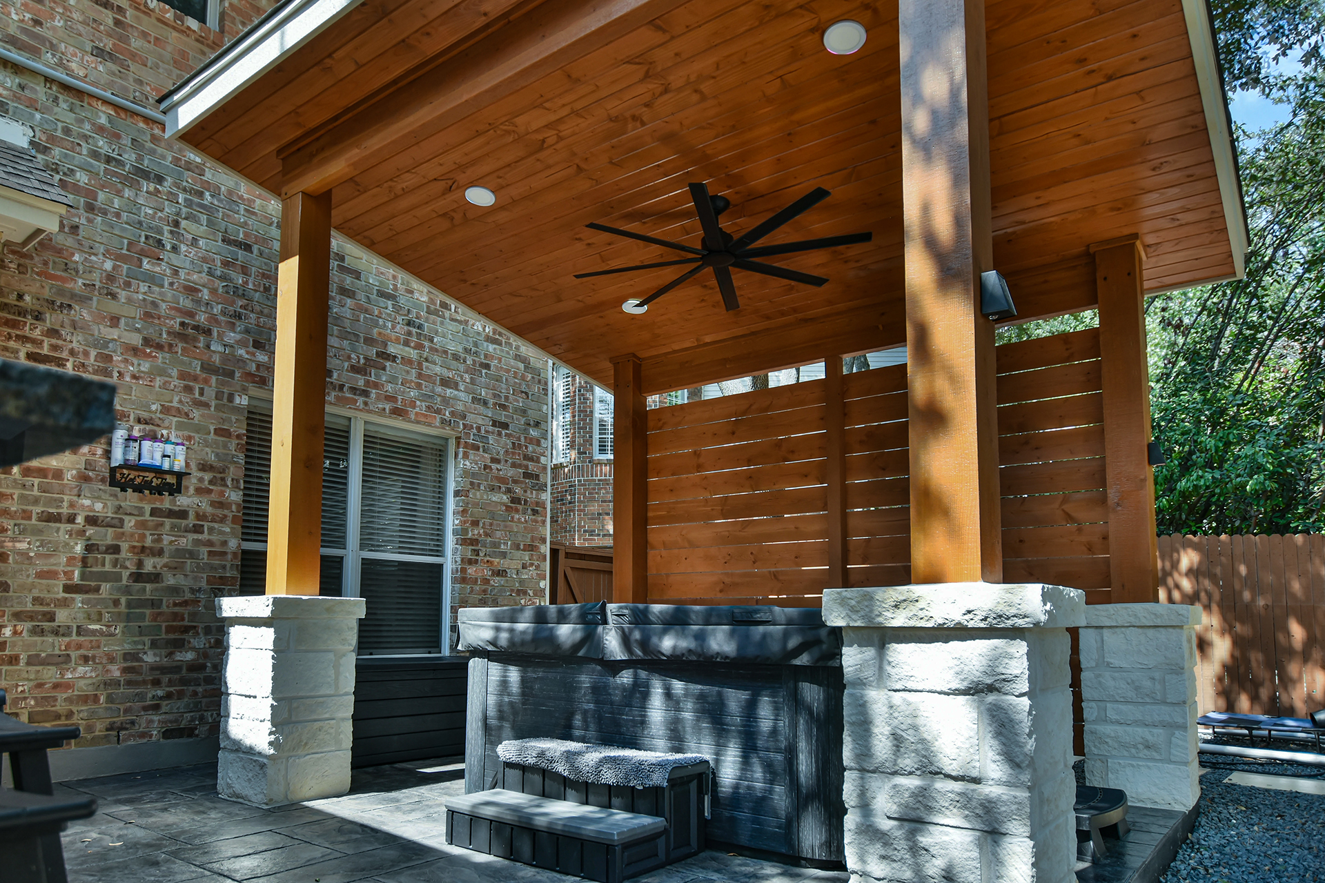 pergola outdoor jacuzzi