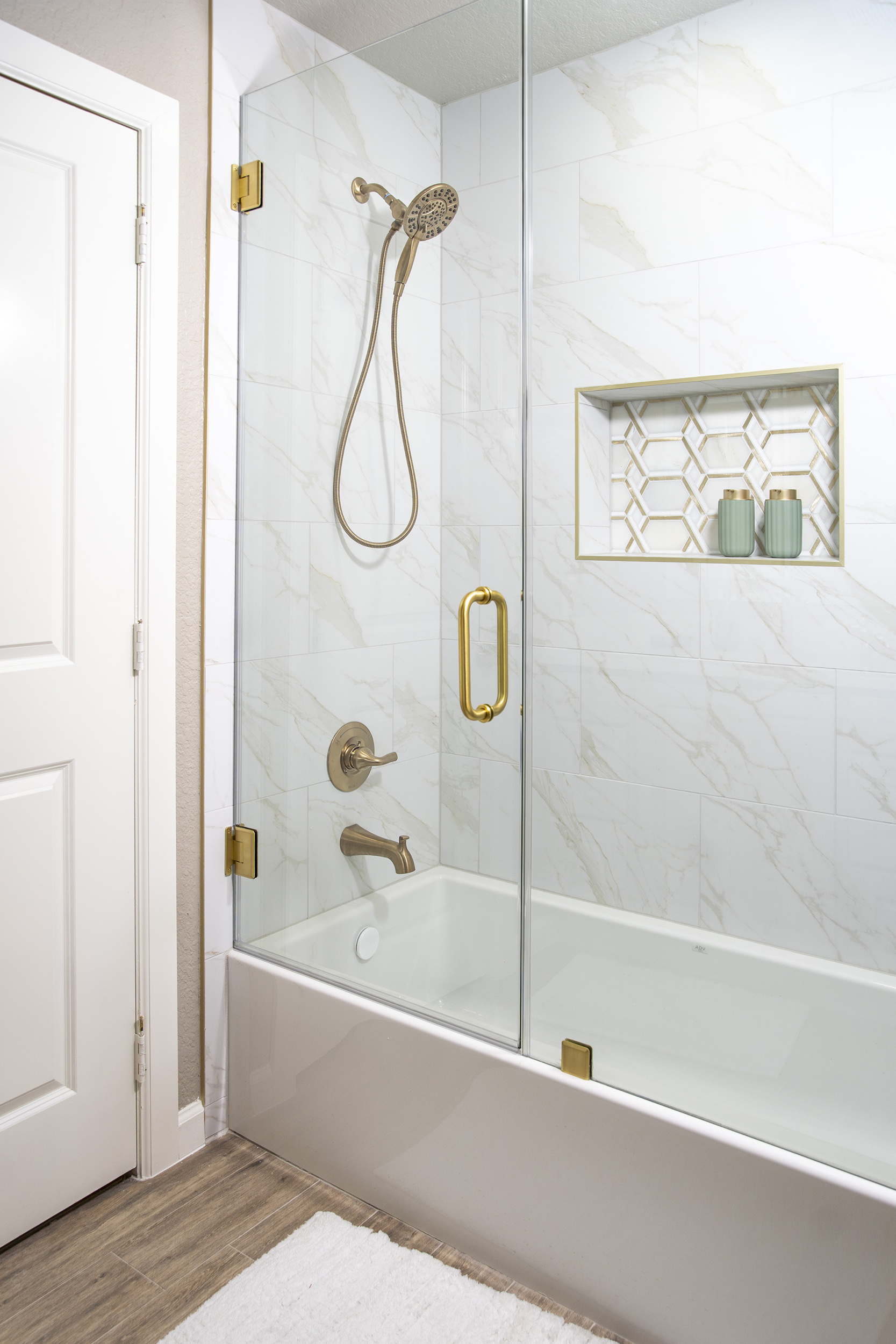 shower and tub combination glass wall